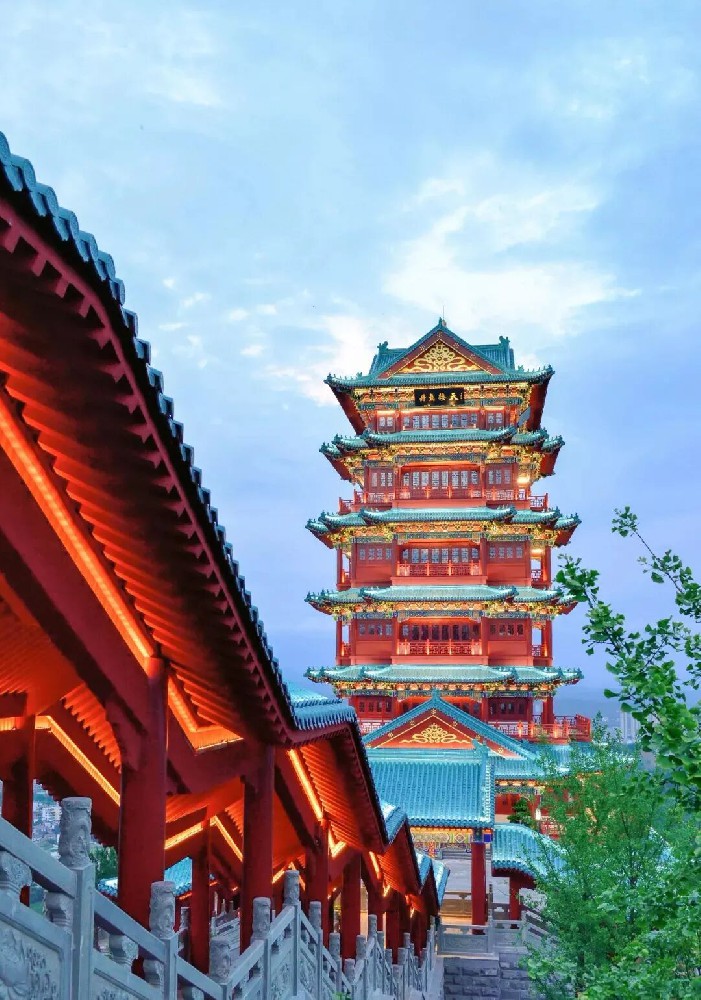 元旦登阁启新元·福满信丰年